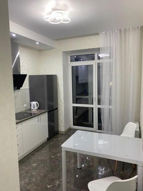 Люкс Апартаменти В Центрі Міста ,Жк Театральний Rivne Luaran gambar